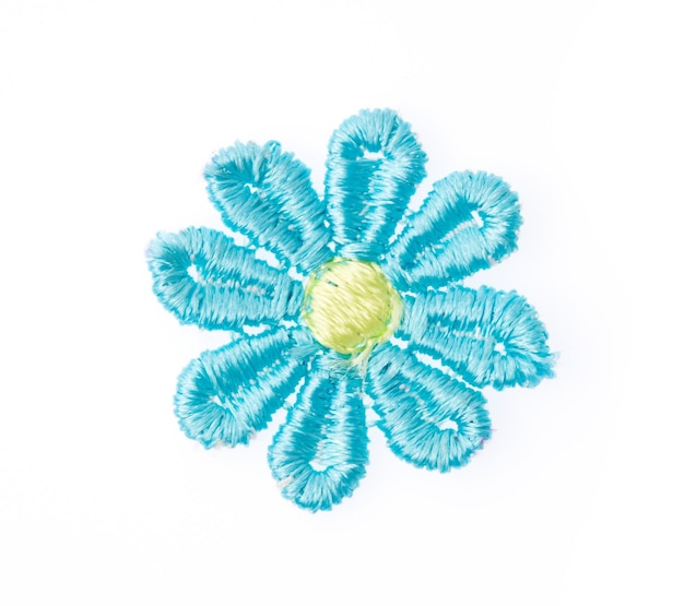 Ручная вышивка яркими нитками